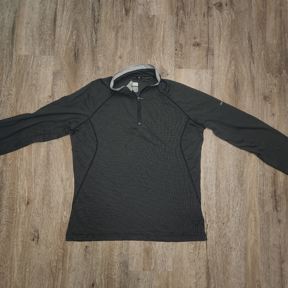 Woman's Columbia shirt